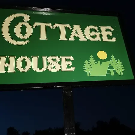 House Official Apartman Ni